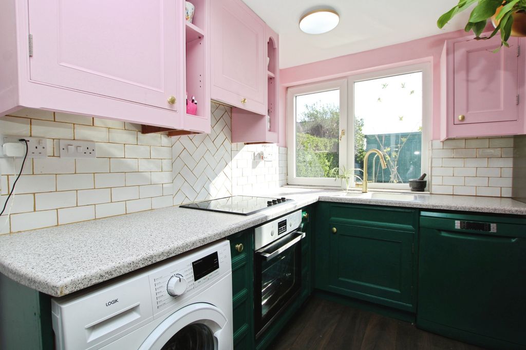 Property photo 2 of 16 Bc333B17-Img_1773