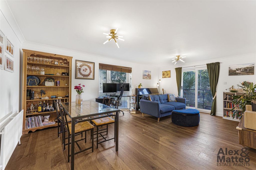 Property photo 1 of 11 Caronia Court