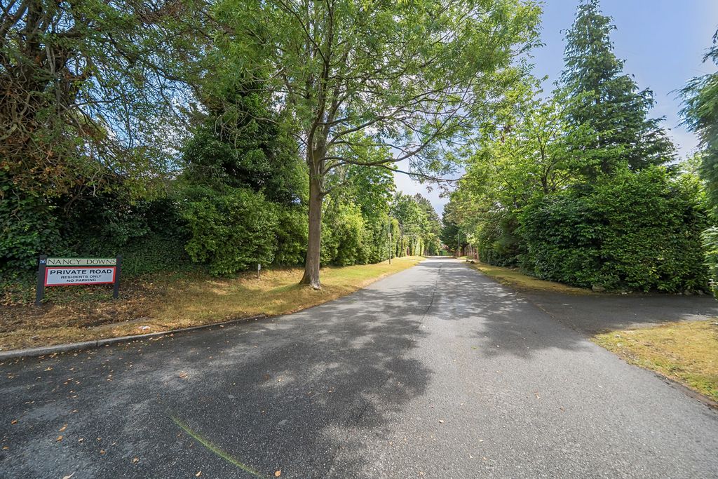 Property photo 2 of 27 1318576-4-686Bc10...