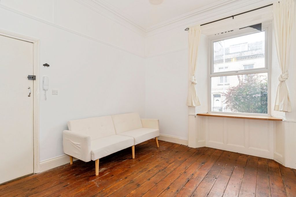 Property photo 2 of 11 Photo