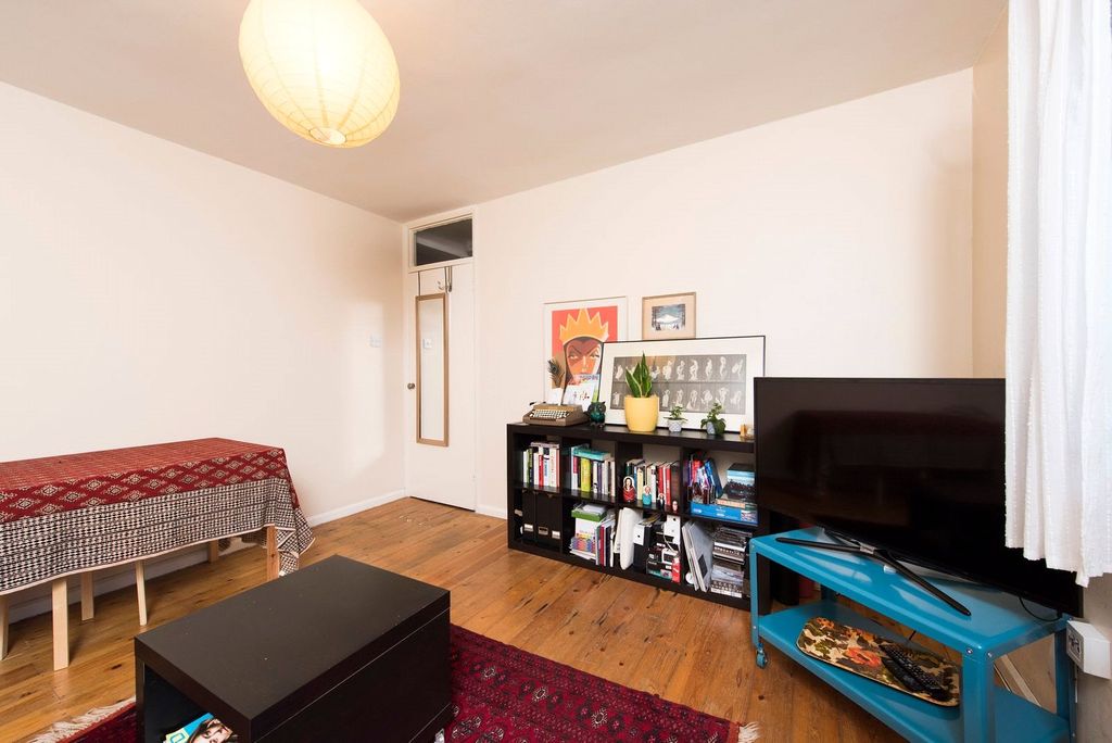 Property photo 2 of 6 67A Rotherfield Street 2