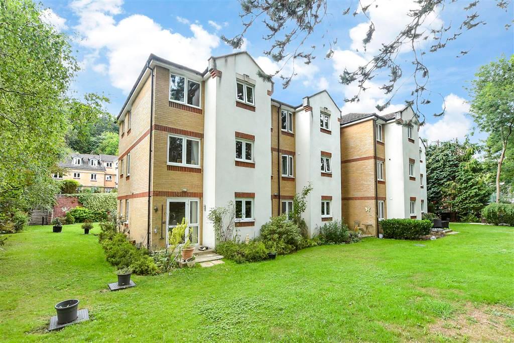 Property photo 1 of 16 Communal Gardens