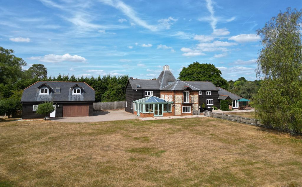 Property photo 1 of 32