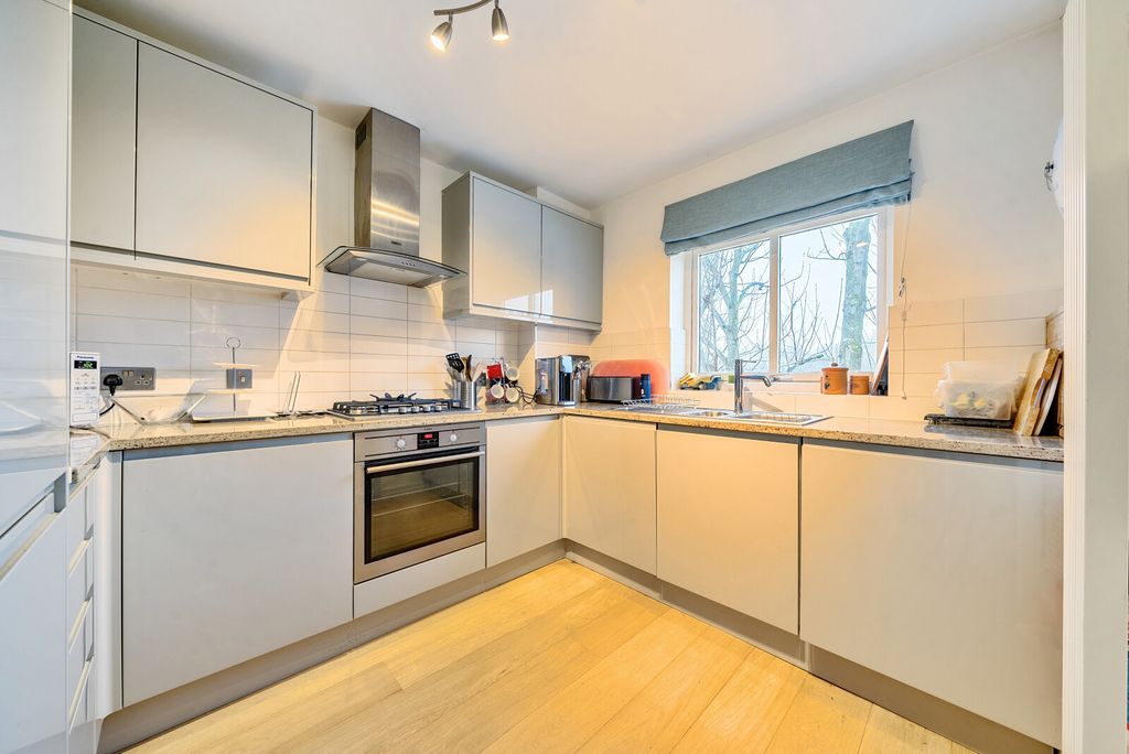 Property photo 3 of 14 Kitchen