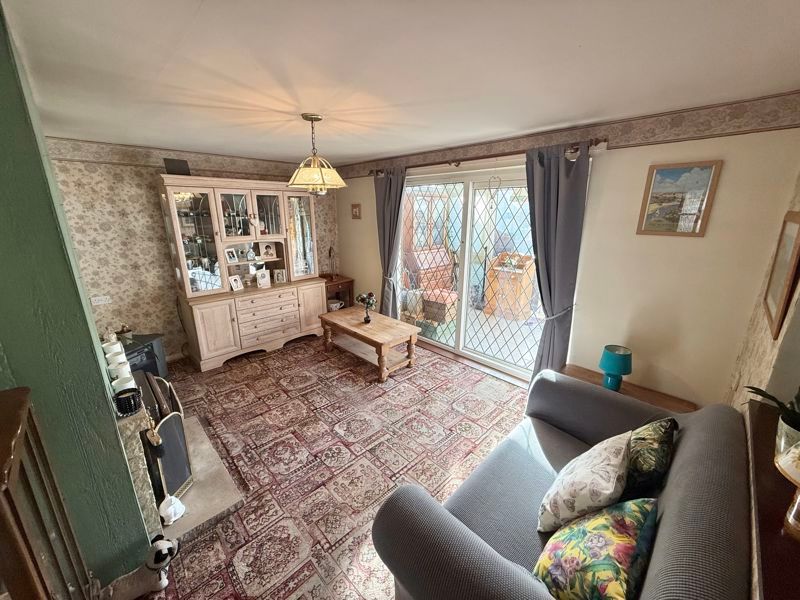 Property photo 1 of 11 Living Room