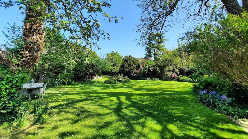 Property photo 3 of 38