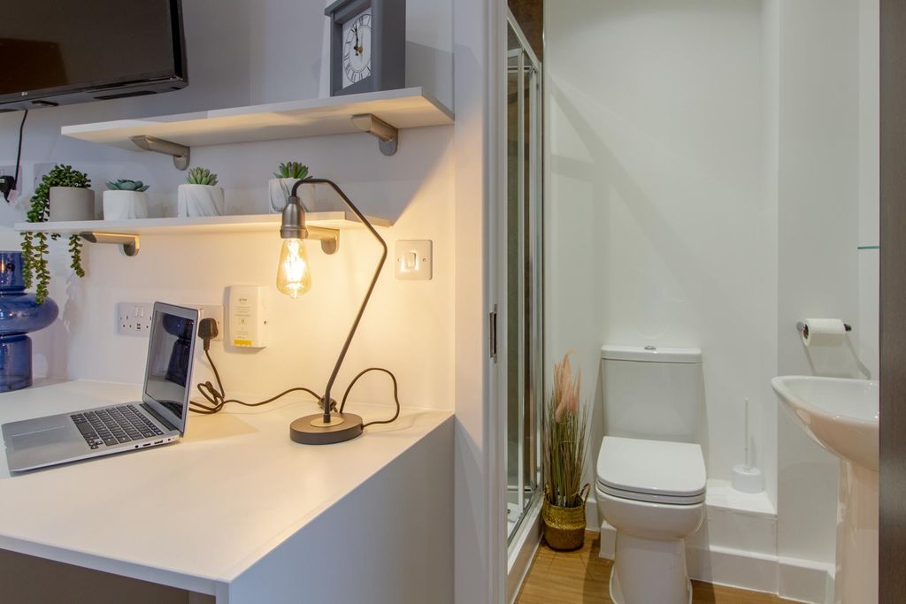 Property photo 3 of 8 Property Photo