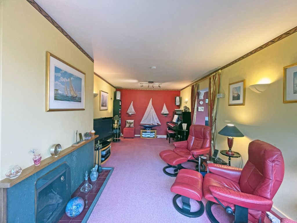 Property photo 3 of 28