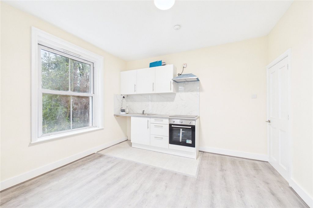 Property photo 2 of 8 Picture No. 04