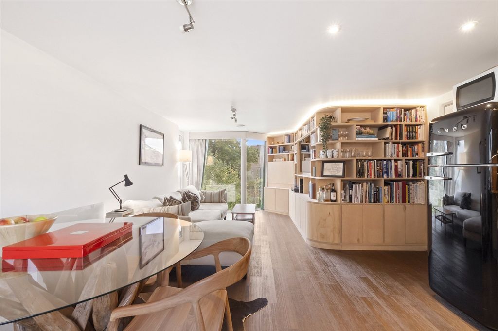 Property photo 3 of 14 Reception Room