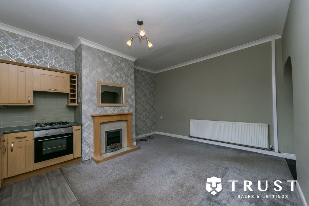 Property photo 2 of 13