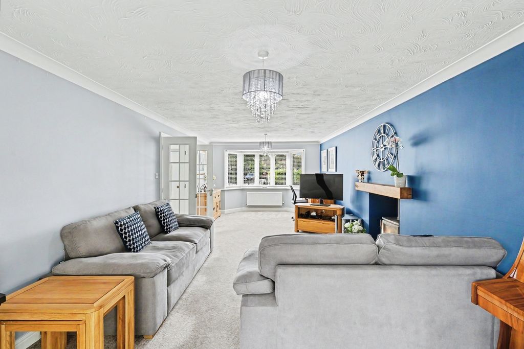 Property photo 3 of 31 Pbox-Img.Jpg