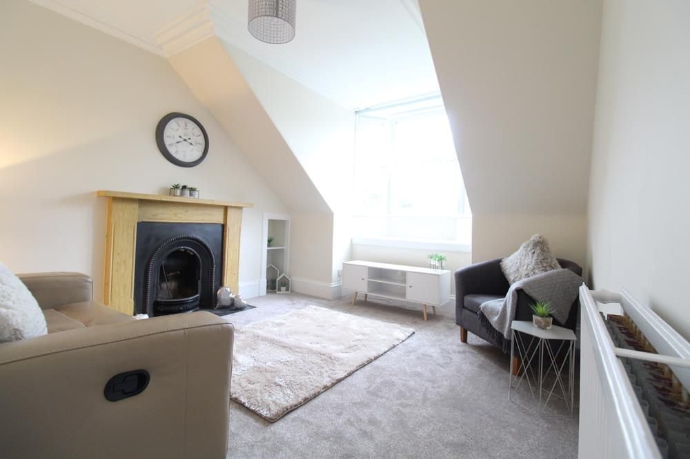 Property photo 2 of 15 Lounge Main