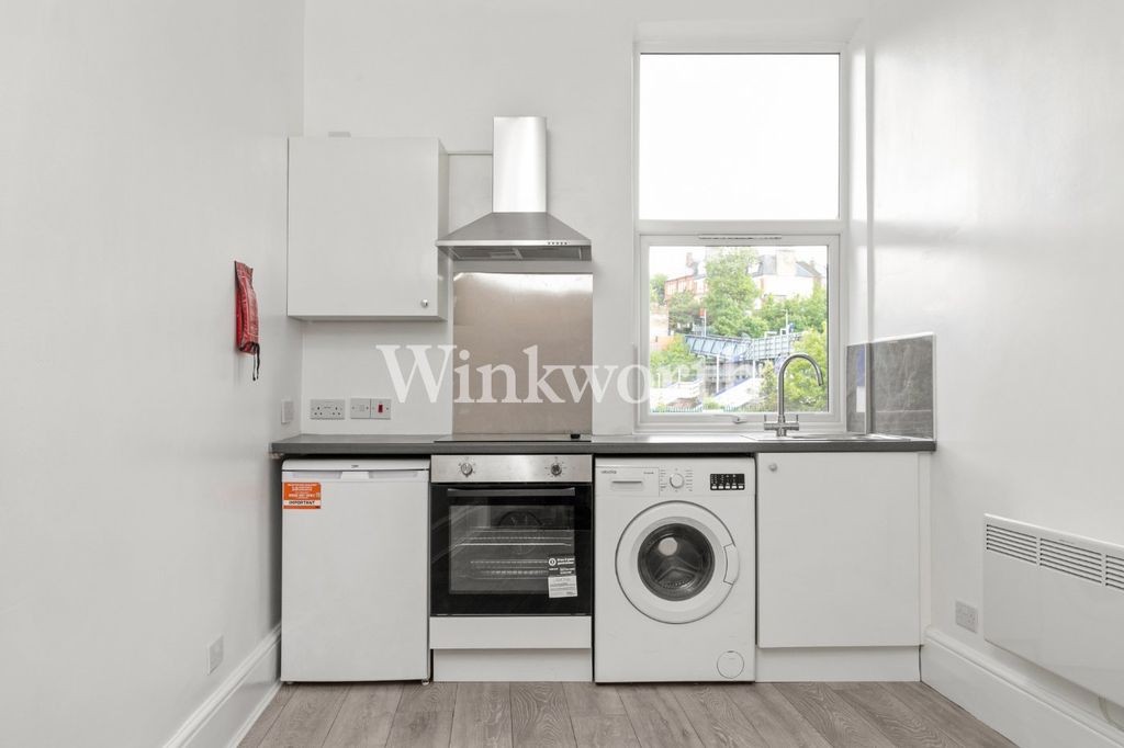 Property photo 3 of 9 Picture No. 08