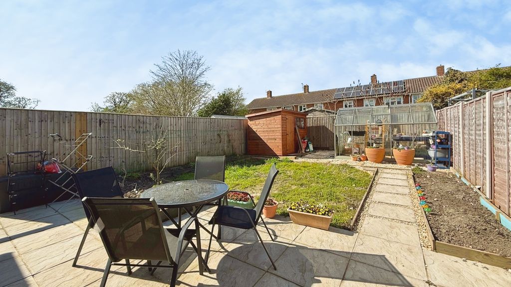 Property photo 2 of 19 Garden