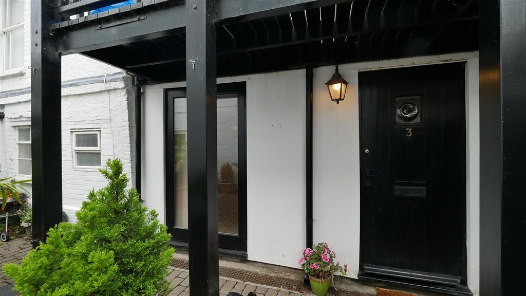 Property photo 1 of 8 Main Picture