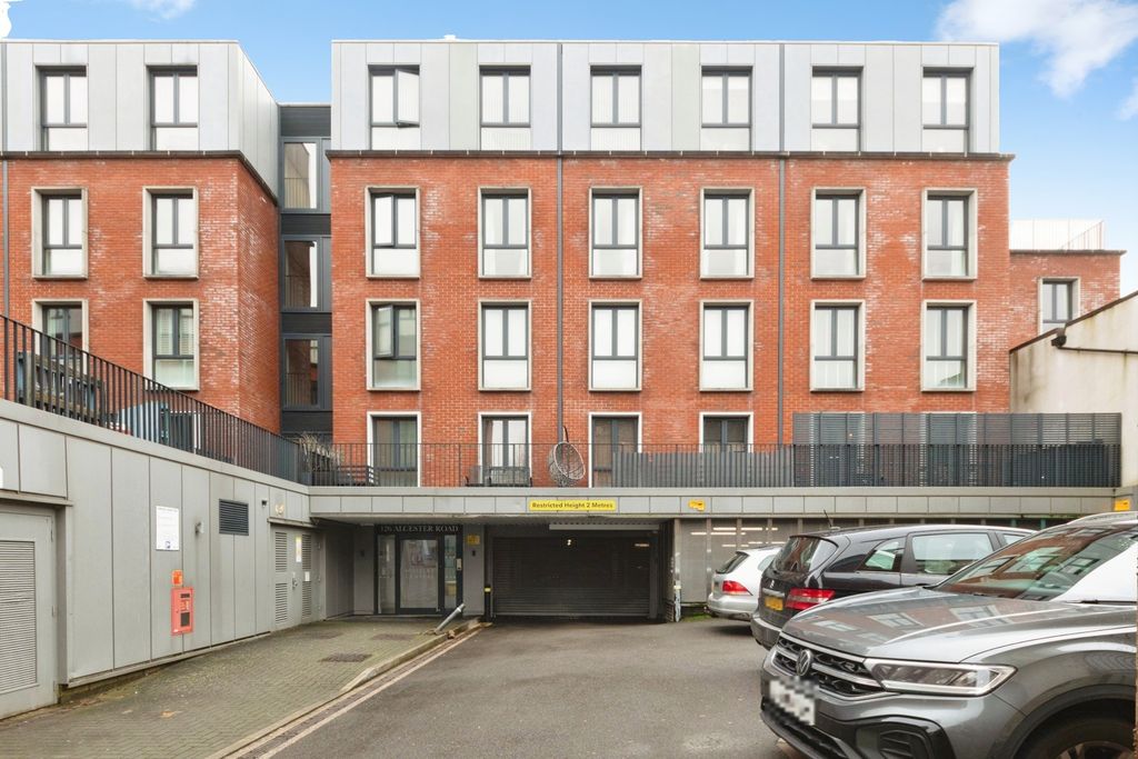 Property photo 1 of 18 Pbox-Img.Jpg