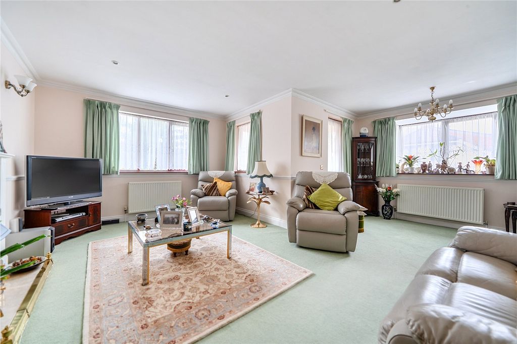 Property photo 2 of 19 Picture No. 01