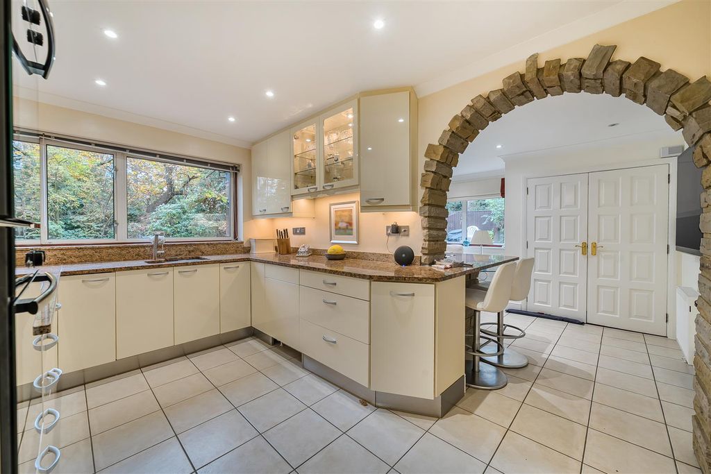 Property photo 3 of 45 1373811-11-690cd301De1A9.Jpg