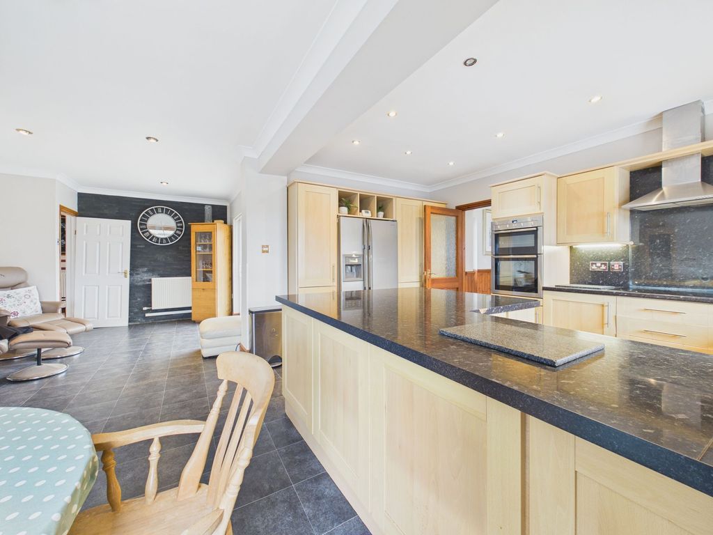 Property photo 3 of 53