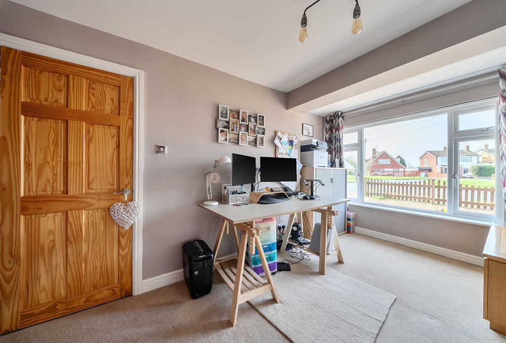 Property photo 2 of 12 1431657-11-69Bd79...