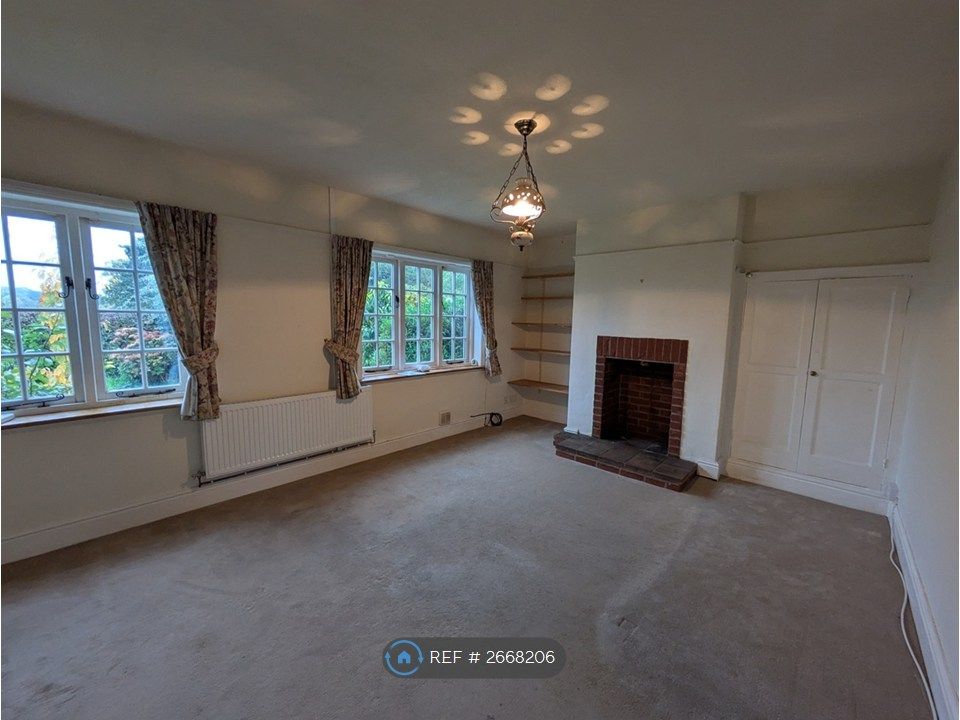 Property photo 2 of 8