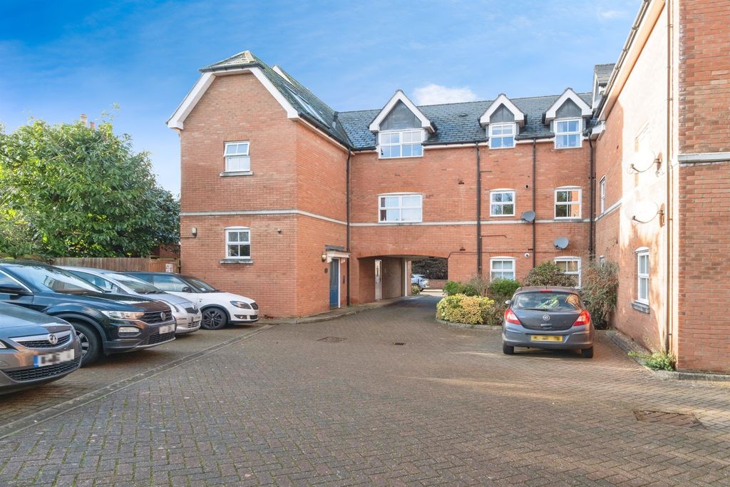 Property photo 2 of 16