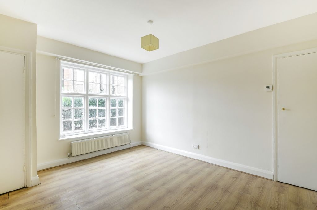 Property photo 1 of 6 814833 (1)