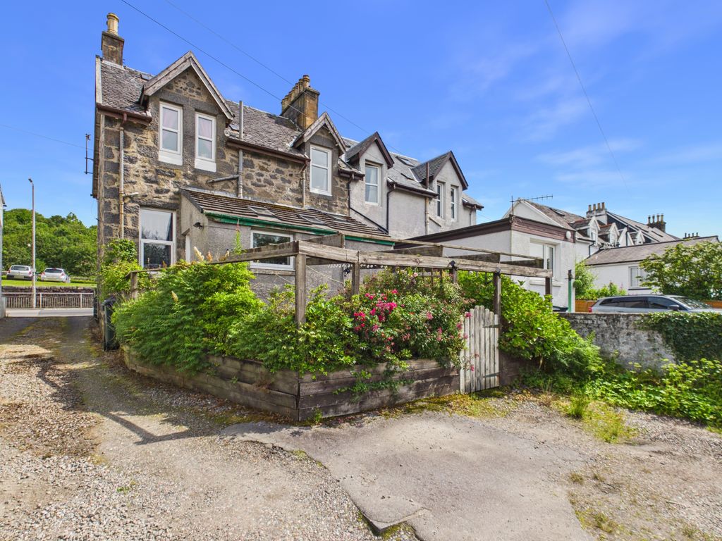 Property photo 1 of 11