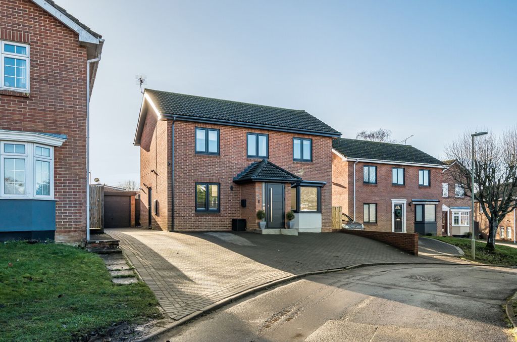 Property photo 1 of 18 1396049-3-695E622...