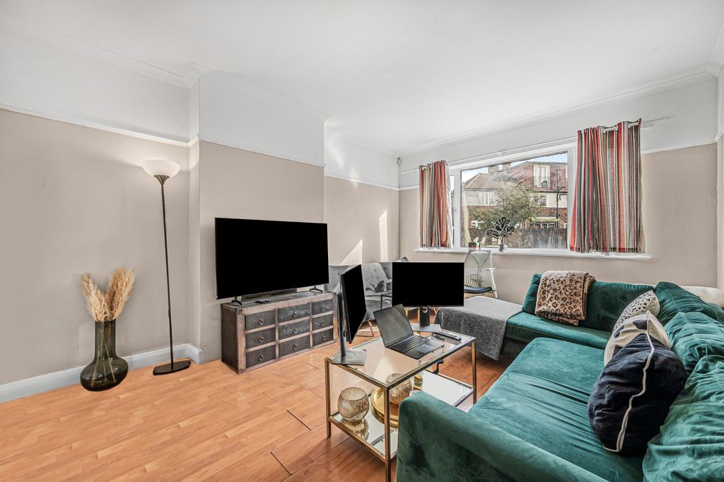 Property photo 3 of 14