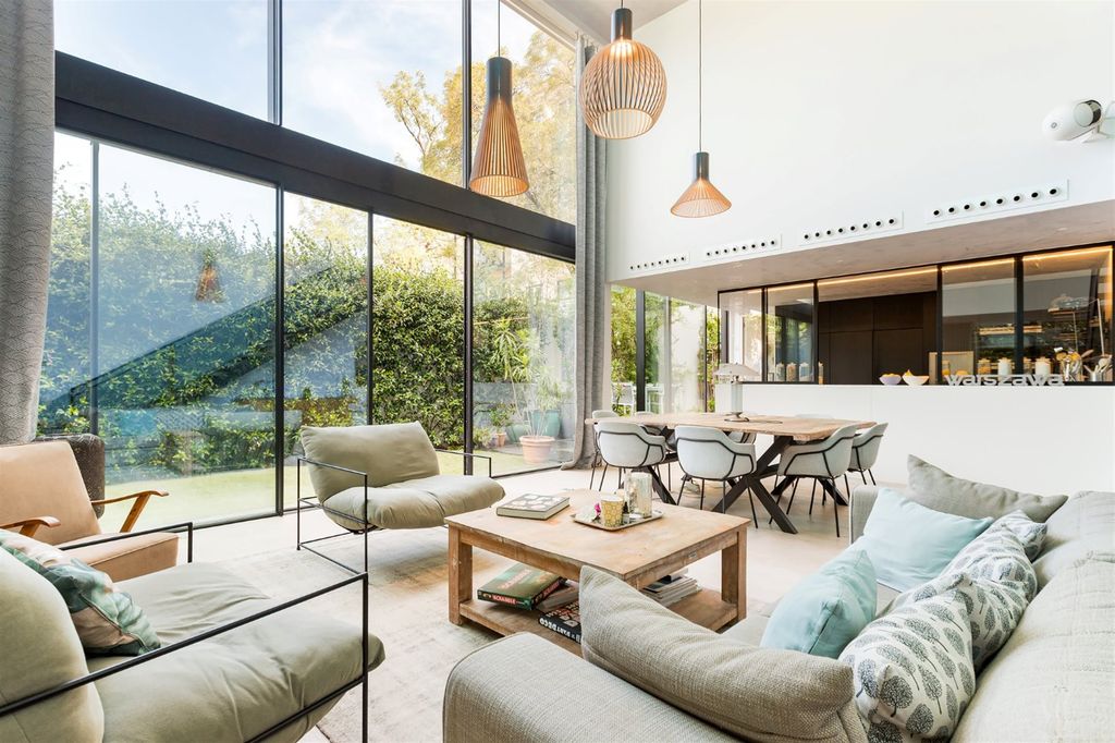 Property photo 1 of 19 Arrábida Villa | Luxury Home With Private Pool, Campo De Ourique, Lisbon