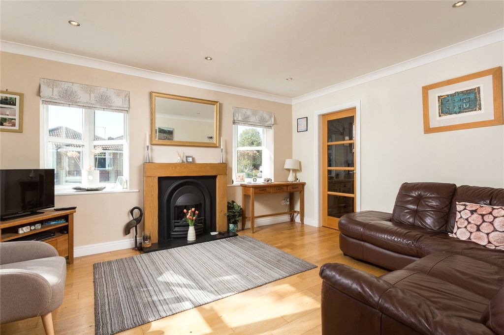 Property photo 3 of 18 Photo