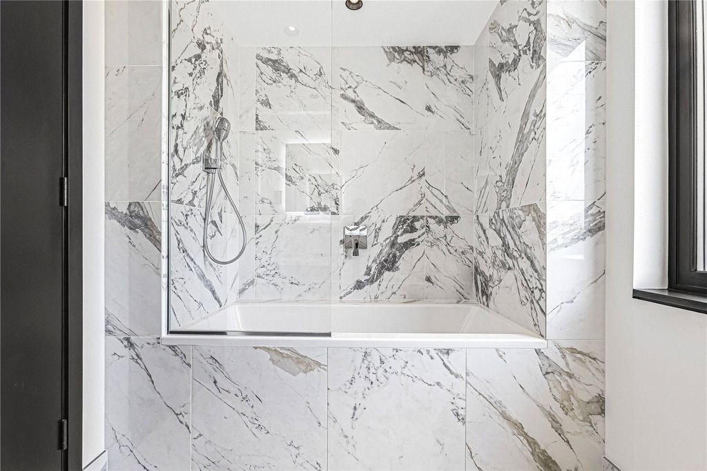 Additional image 35 of 6 bed detached house to rentRosebury Close, Goffs Oak, Waltham Cross, Hertfordshire EN7