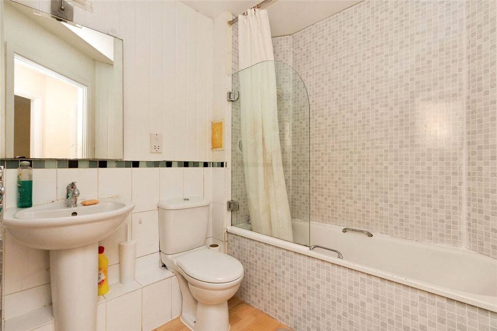 Property photo 3 of 17 Picture No. 02