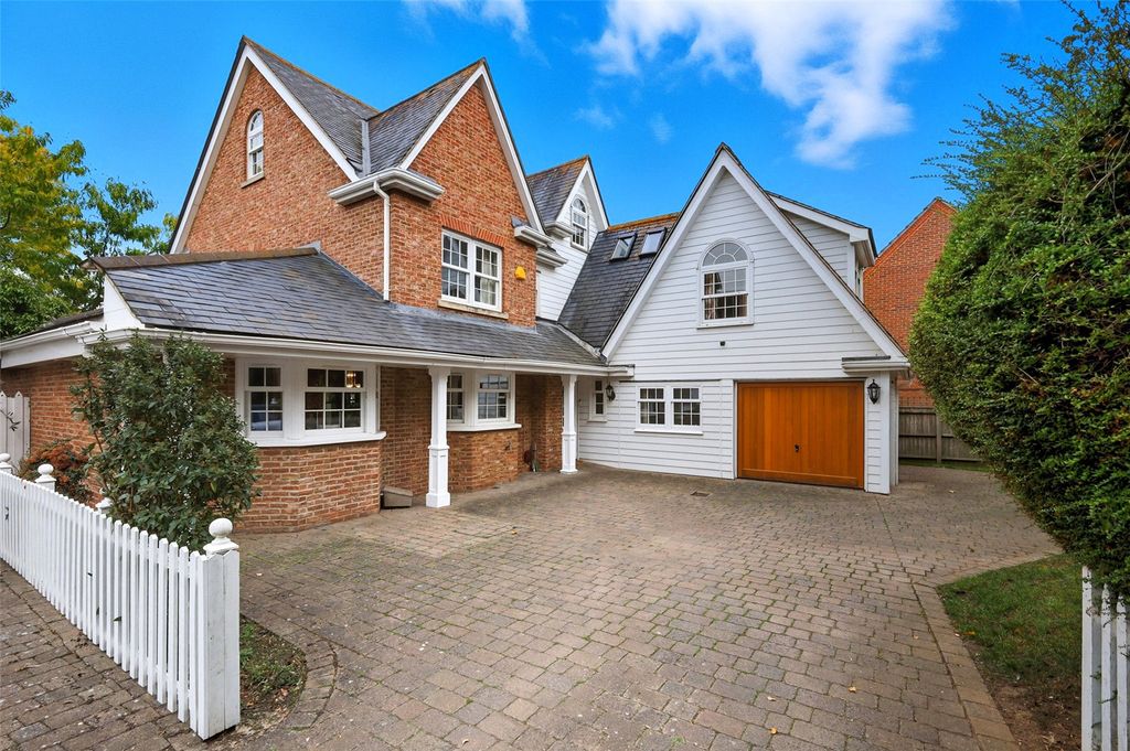 Property photo 1 of 18 Front