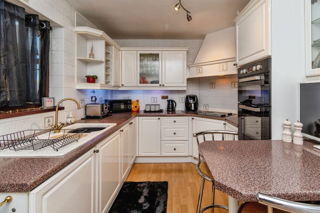 Property photo 3 of 17