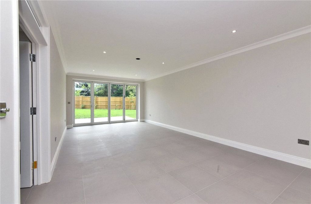 Property photo 3 of 22 Picture No. 07