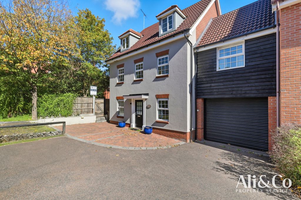 Property photo 1 of 34