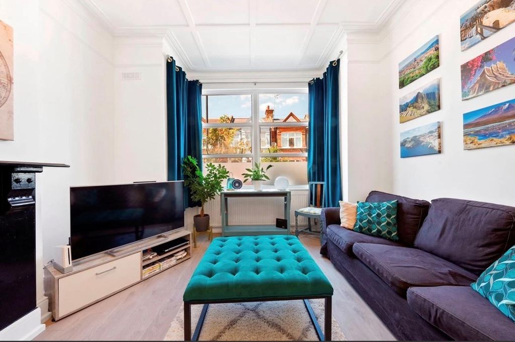 Property photo 2 of 11 19614895.Jpg