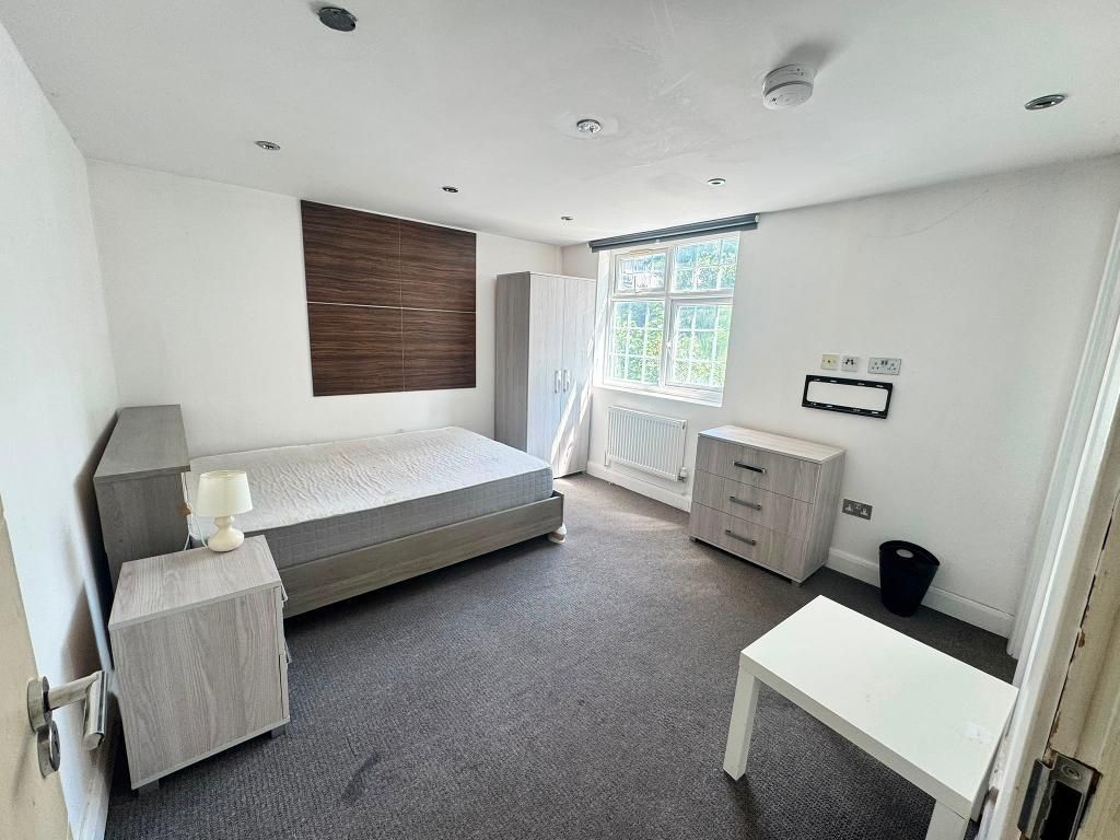 Property photo 1 of 2
