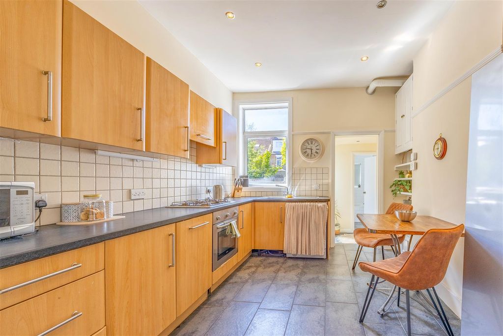 Property photo 3 of 14 Kitchen