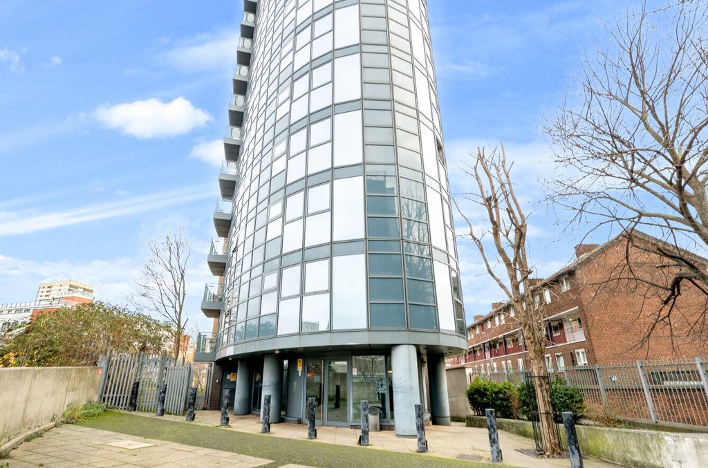 Property photo 1 of 15 1386952-14-693753...