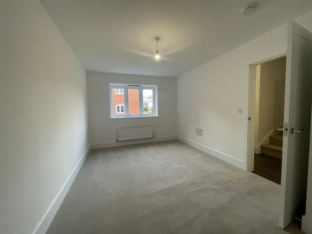 Property photo 2 of 15 Lounge.Jpeg