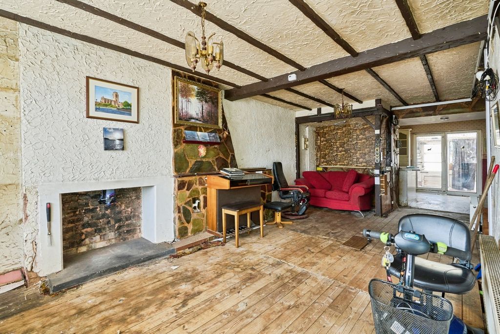 Property photo 2 of 20 Pbox-Img.Jpg