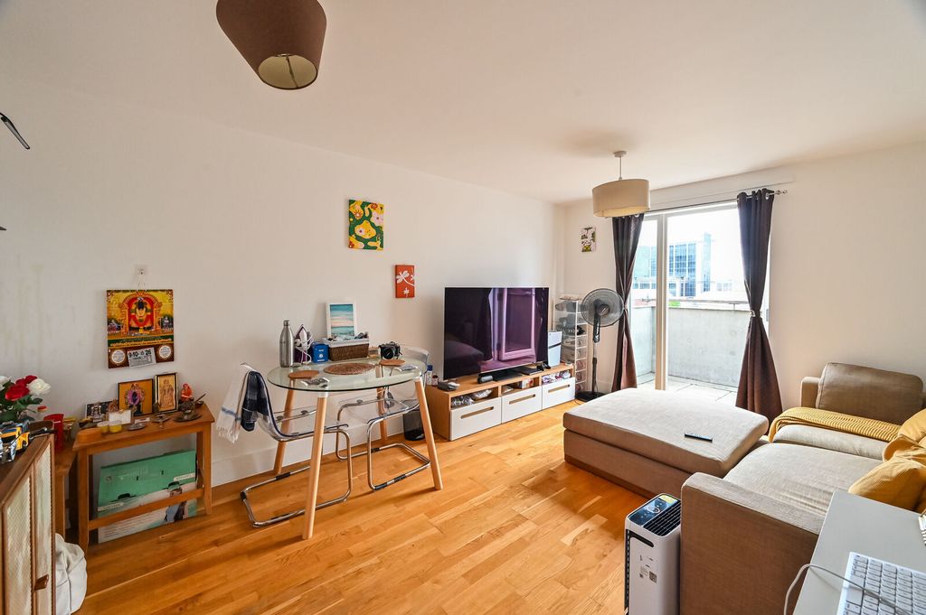 Property photo 2 of 13