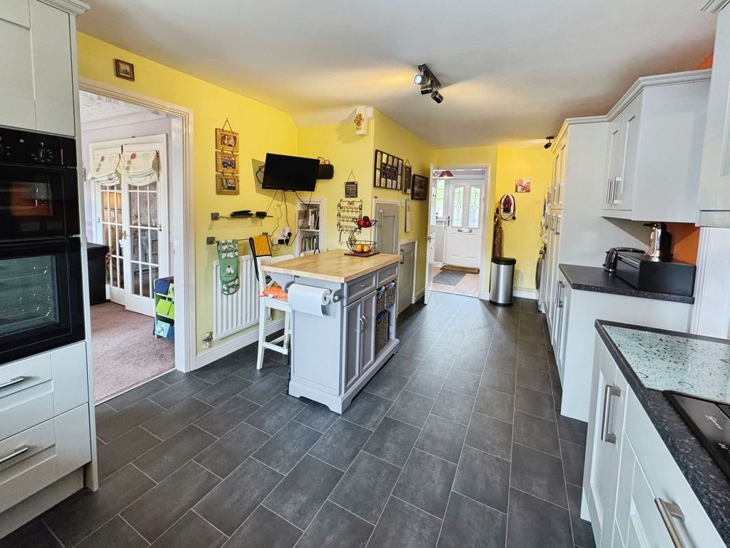 Property photo 2 of 23