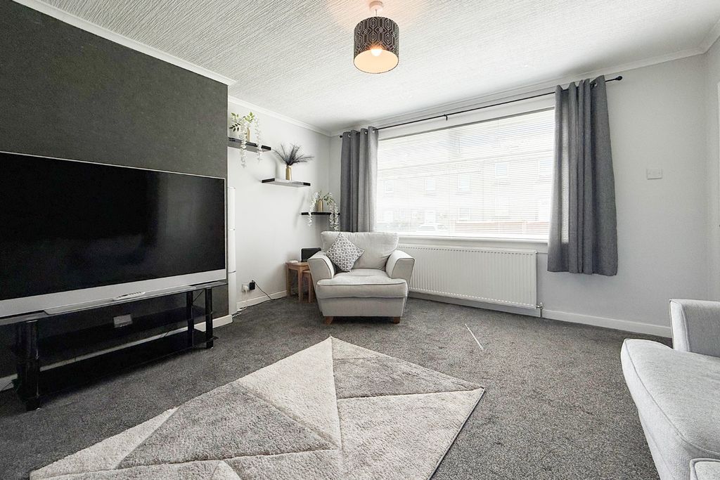 Property photo 2 of 17 3858527