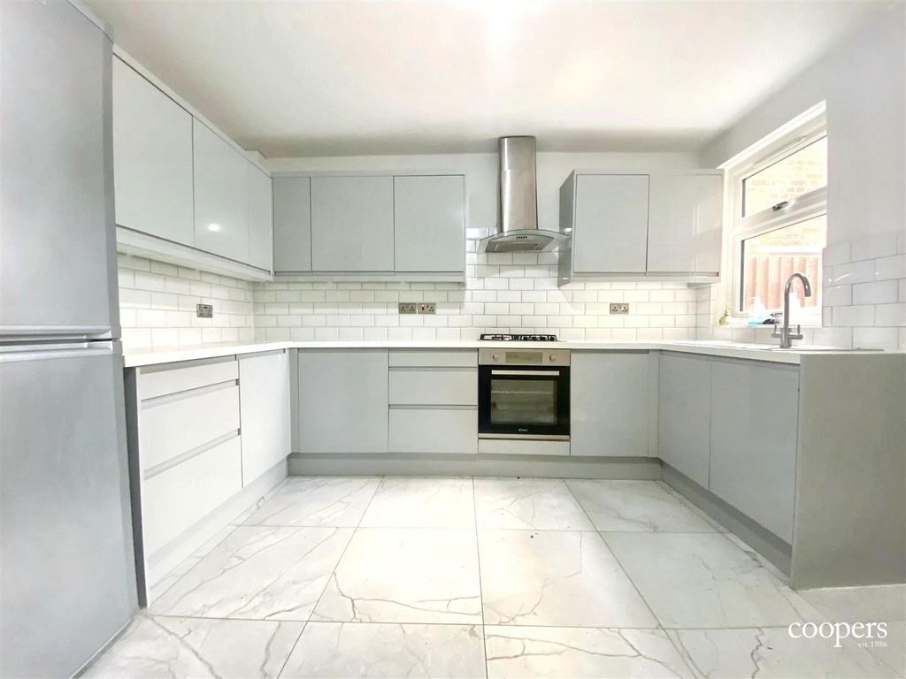 Property photo 2 of 10 3.Jpg