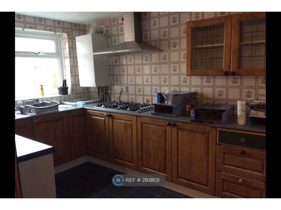 Property photo 1 of 7 Kitchen